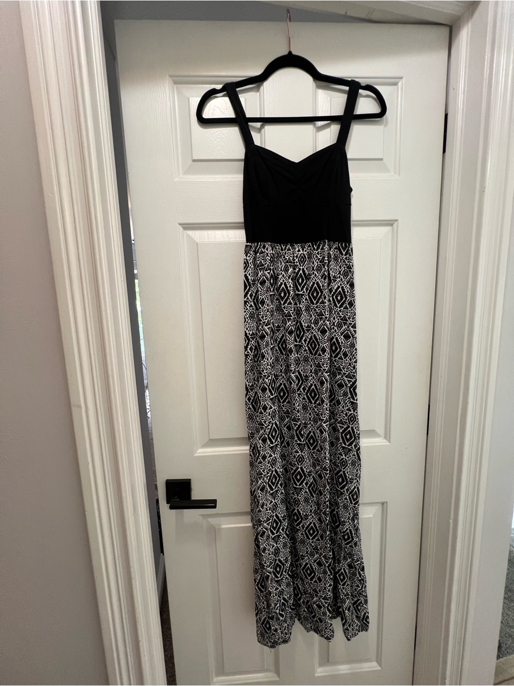 Black & White Printed Maxi Dress- size small